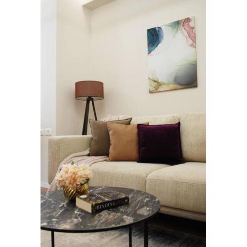 Lindi's Apartment 8/3