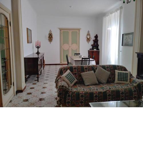 Lisetta's house