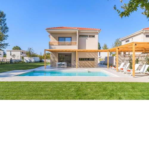 Lithochoro (Pieria) Villa Sleeps 4 Pool Air Con