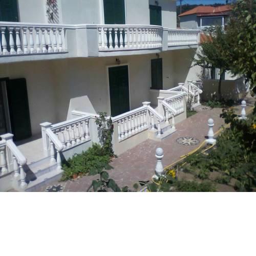 Litsa Rooms & Apartments