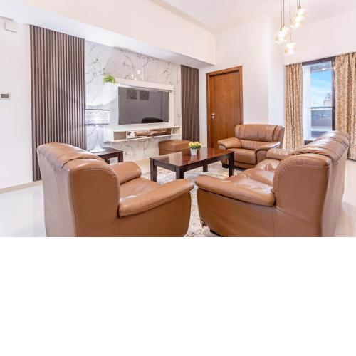Live spacious 3BR apartment all En Suite & Balcony