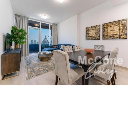 Living at Bloom Tower with Community Views