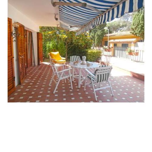 Llafranc Apartment Sleeps 5 with Air Con and WiFi