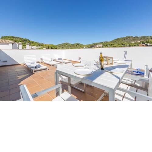 Llafranc Apartment with Pool and Air Con