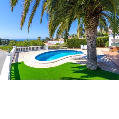 Lloret de Mar Villa Sleeps 6 Pool Air Con WiFi