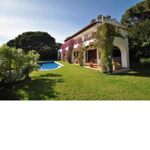 Lloret de Mar Villa Sleeps 8 Pool WiFi