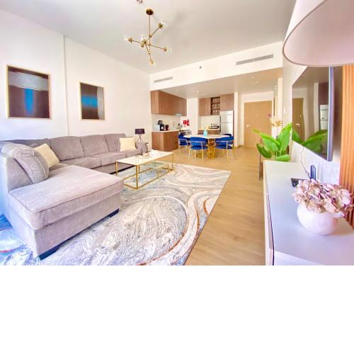 LM21 - Modern 1BR with Beach access in La Cote Building