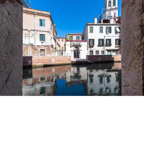 LN Luxe Apartment Venice Canal View