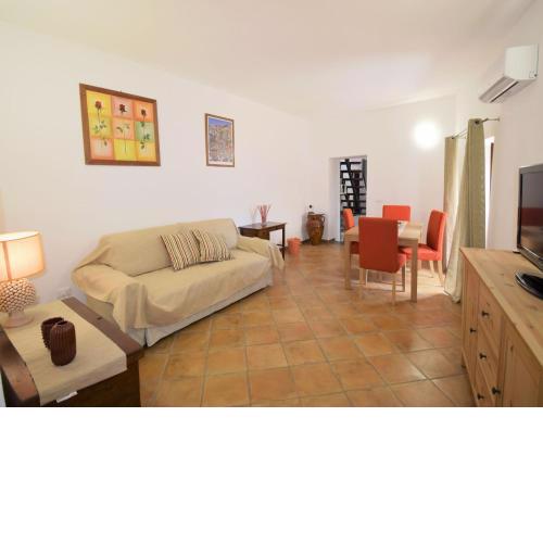 Locazione Turistica Vecchio Cortile Home Holiday