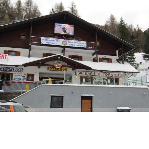 Lodge Ski Pampeago