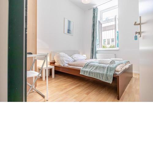 Loevly Shared 6BR with Garden Near Danube & Millenium City