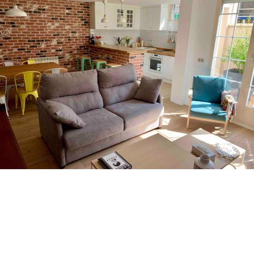Loft de estilo industrial con garaje