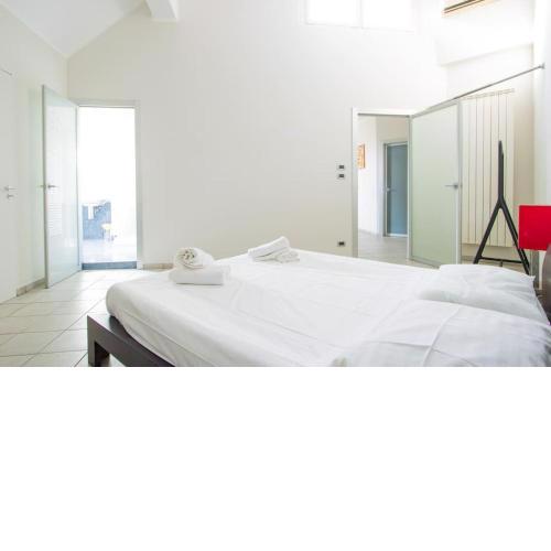 [Loft Eugenio] - *Large and bright apartment*