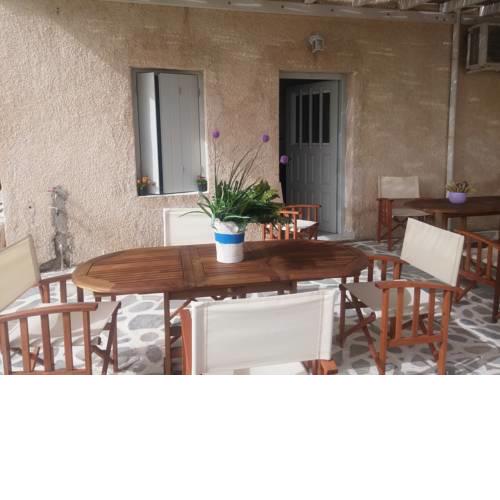 Lora Plaka Rooms