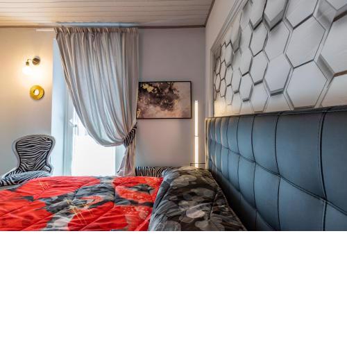 LORI'S INN 2