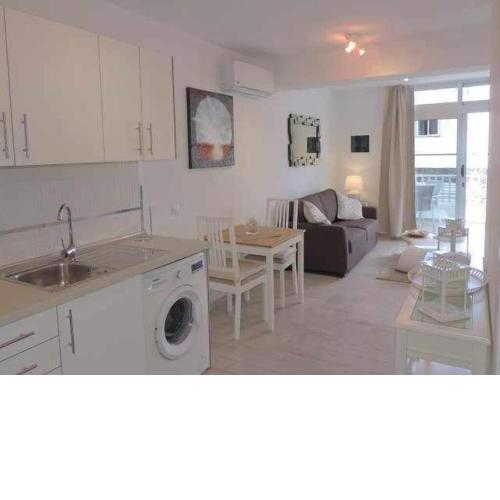 Los Gracioseros 106- 2 Bed-Gr Floor-AC-UK TV-WiFi