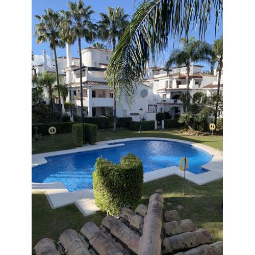 Los Naranjos de Marbella Pool facing