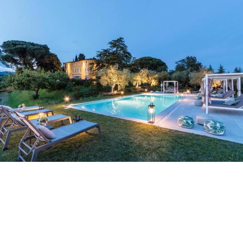 LOSE THE WORLD. FIND YOURSELF. VILLA DUEMANI, 8 BEDROOMS, PANORAMIC POOL & SPA