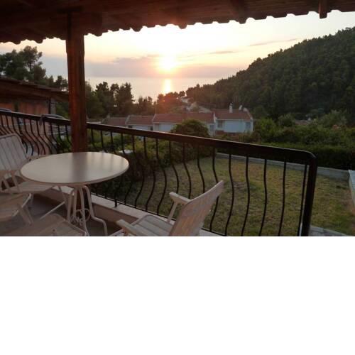 Louda-Mavi, spacious holiday house