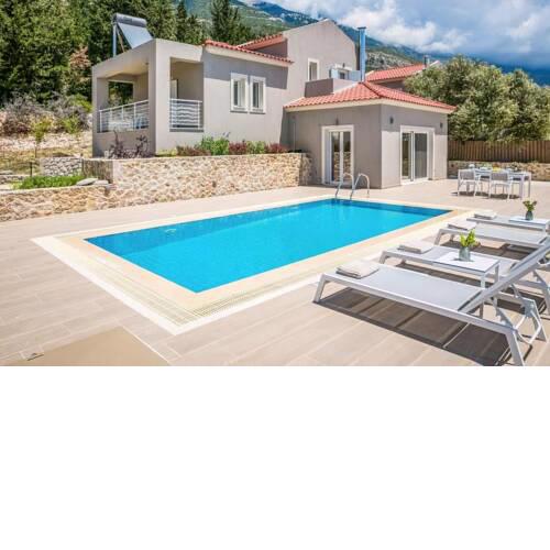 Lourdata Villa Sleeps 5 with Pool Air Con and WiFi