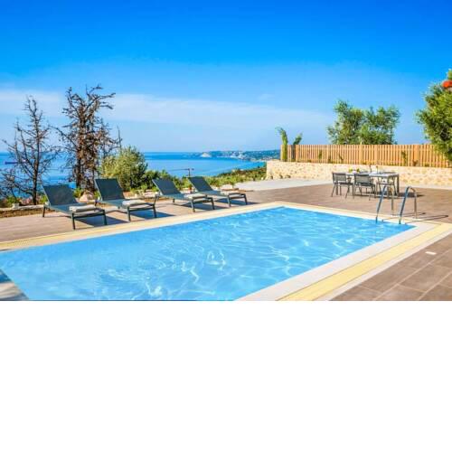 Lourdata Villa Sleeps 5 with Pool Air Con and WiFi