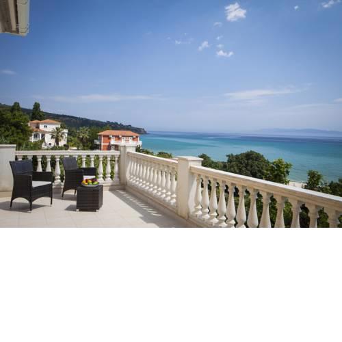 Lourdata Villa Sleeps 6 Pool WiFi