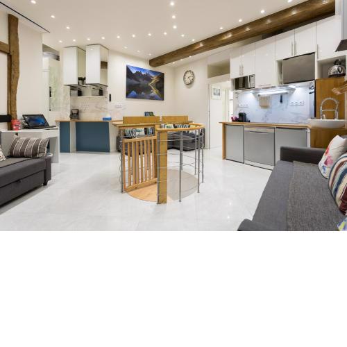 Louvre Luxury Apartment & SPA