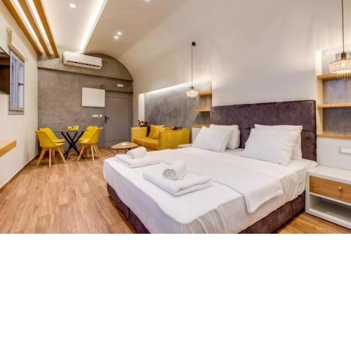 Lovely 1 bedroom suite with a hot tub