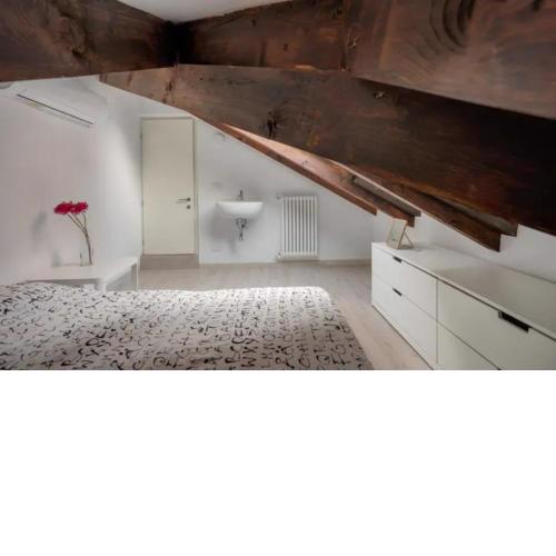 Lovely 2 bed apart