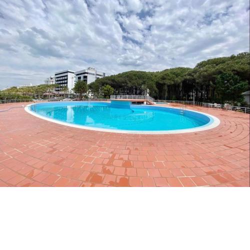 Lovely 2-bedroom flat 1 min walk beach
