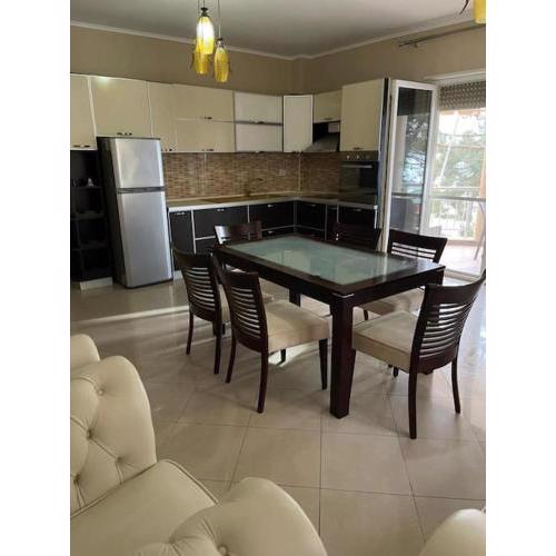 Lovely 2 bedroom unit with beach view