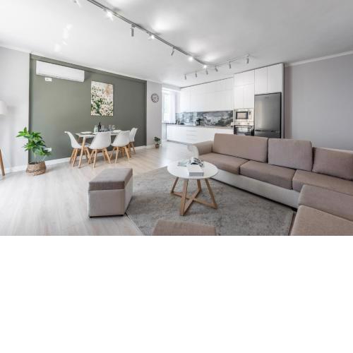 Lovely 2-BR condo