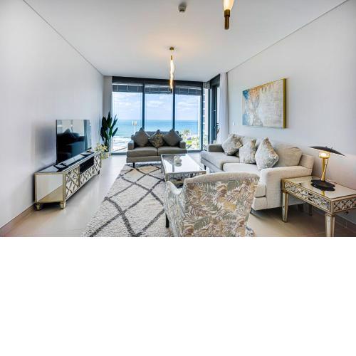 Lovely Ain Dubai view apartment