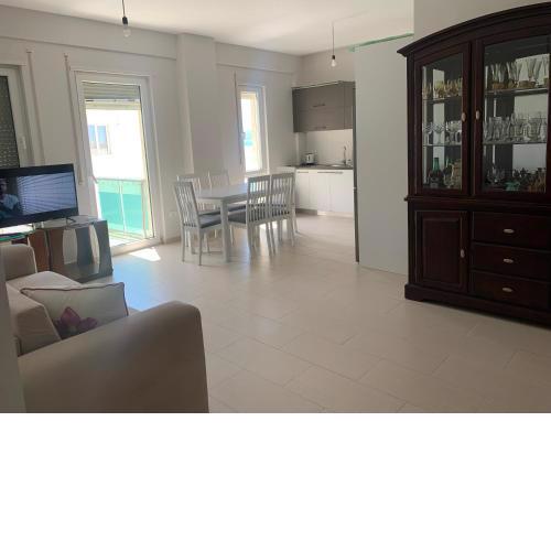 Lovely and spacious 2-bed room home in great location