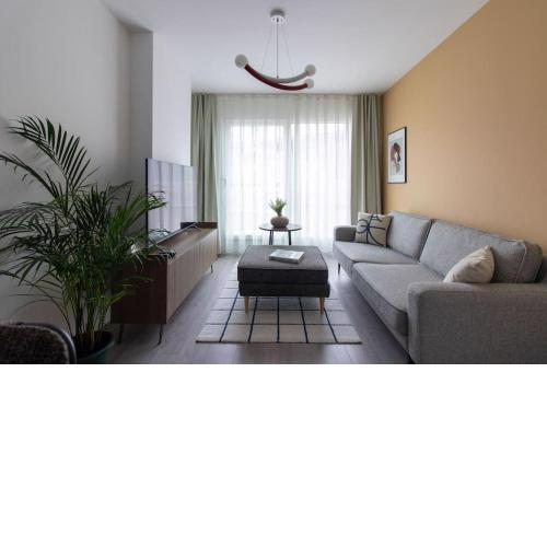 Lovely and Stylish 2BR w Parking #126