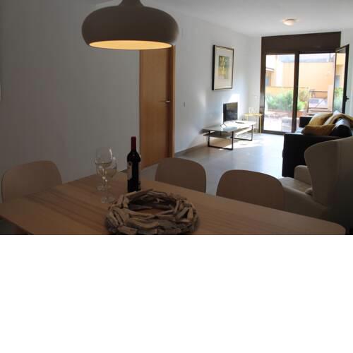 Lovely apartment in center of Torroella