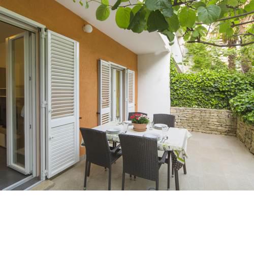 Lovely Apartment in Porec near Beach