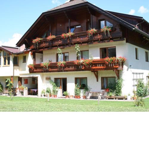 Lovely Apartment in Tröpolach with Sauna