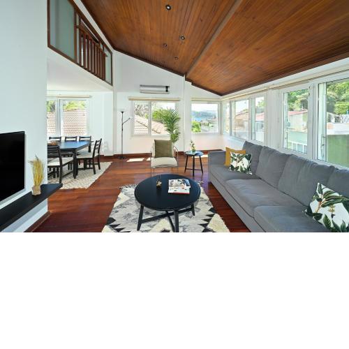 Lovely Bright Triplex 5bd35bath Gem Views #178