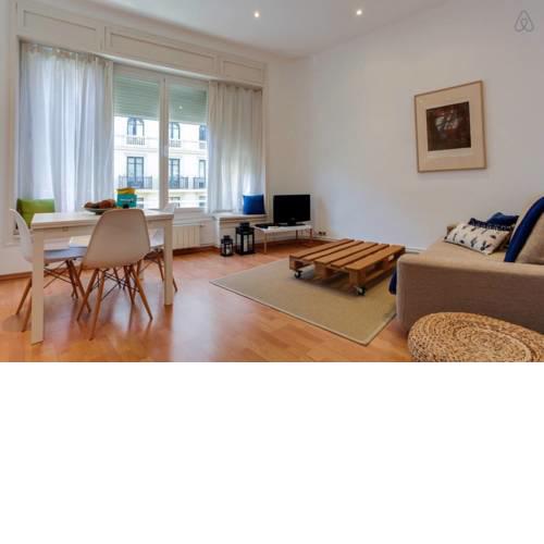 Lovely & Cozy 2 Bed Apt in Sant Gervasi
