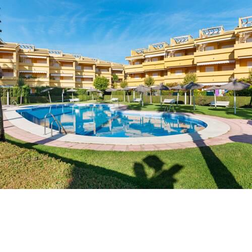 Lovely Holiday Home in Islantilla with Swimming Pool