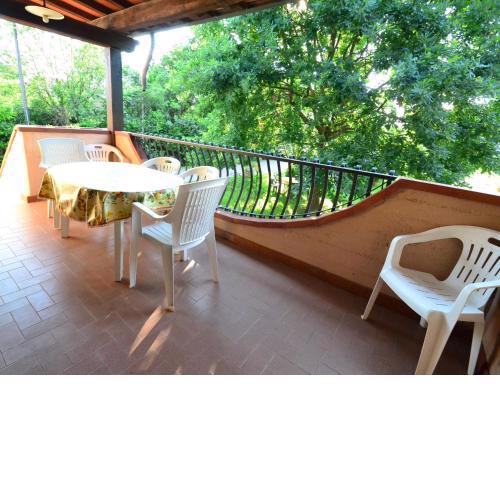 Lovely Holiday Home in Marina di Massa with Private Garden