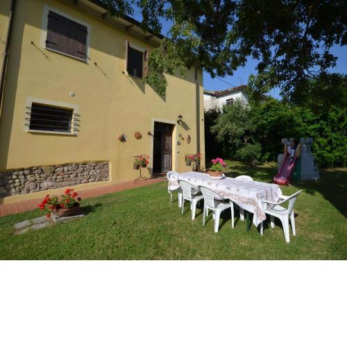 Lovely Holiday Home with Pool in Monte Colombo