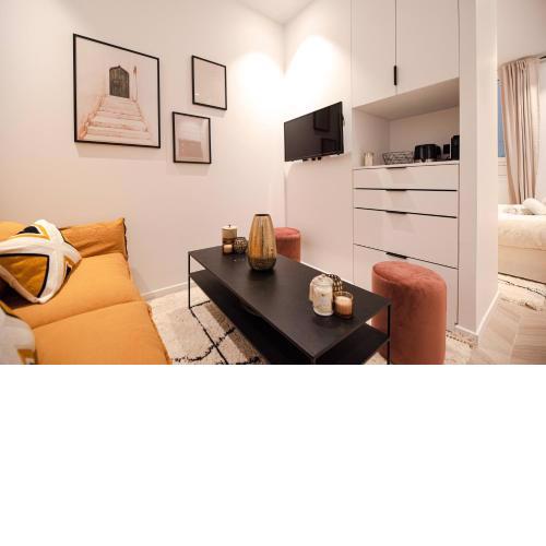 Lovely Home in Champs Elysées - With AC