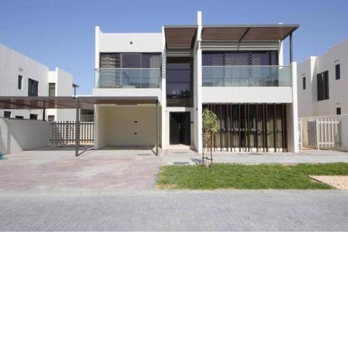 Lovely Independent 6BR Villa in Damac Hills 2