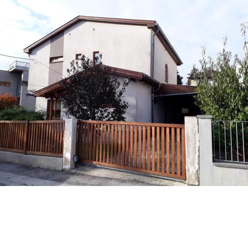 Lovely & luxurious house with terrace and garden