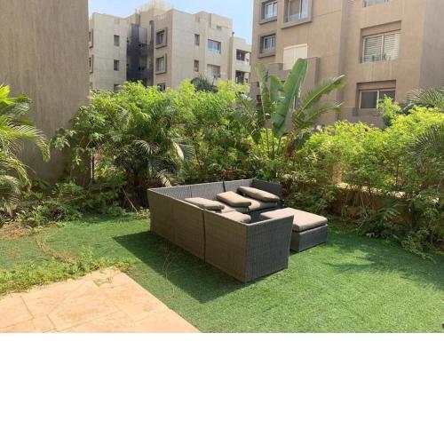 Lovely modern 2bedroom Apt with a private garden 17-1