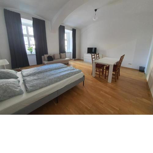 Lovely Modern Historical 1-Bedroom