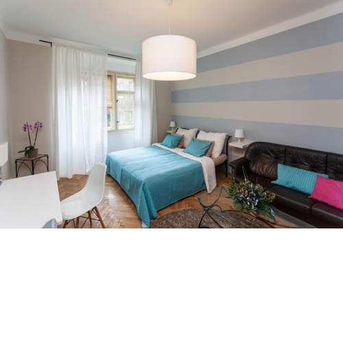 Lovely Old Town 2-bedroom apartment
