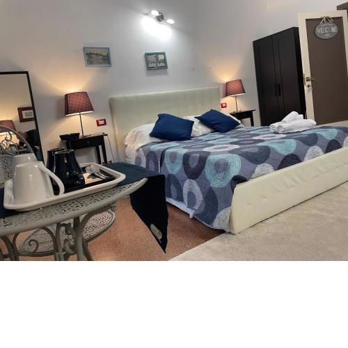 LOVELY ROOM ON ROOFTOPS - GenovaInRelax